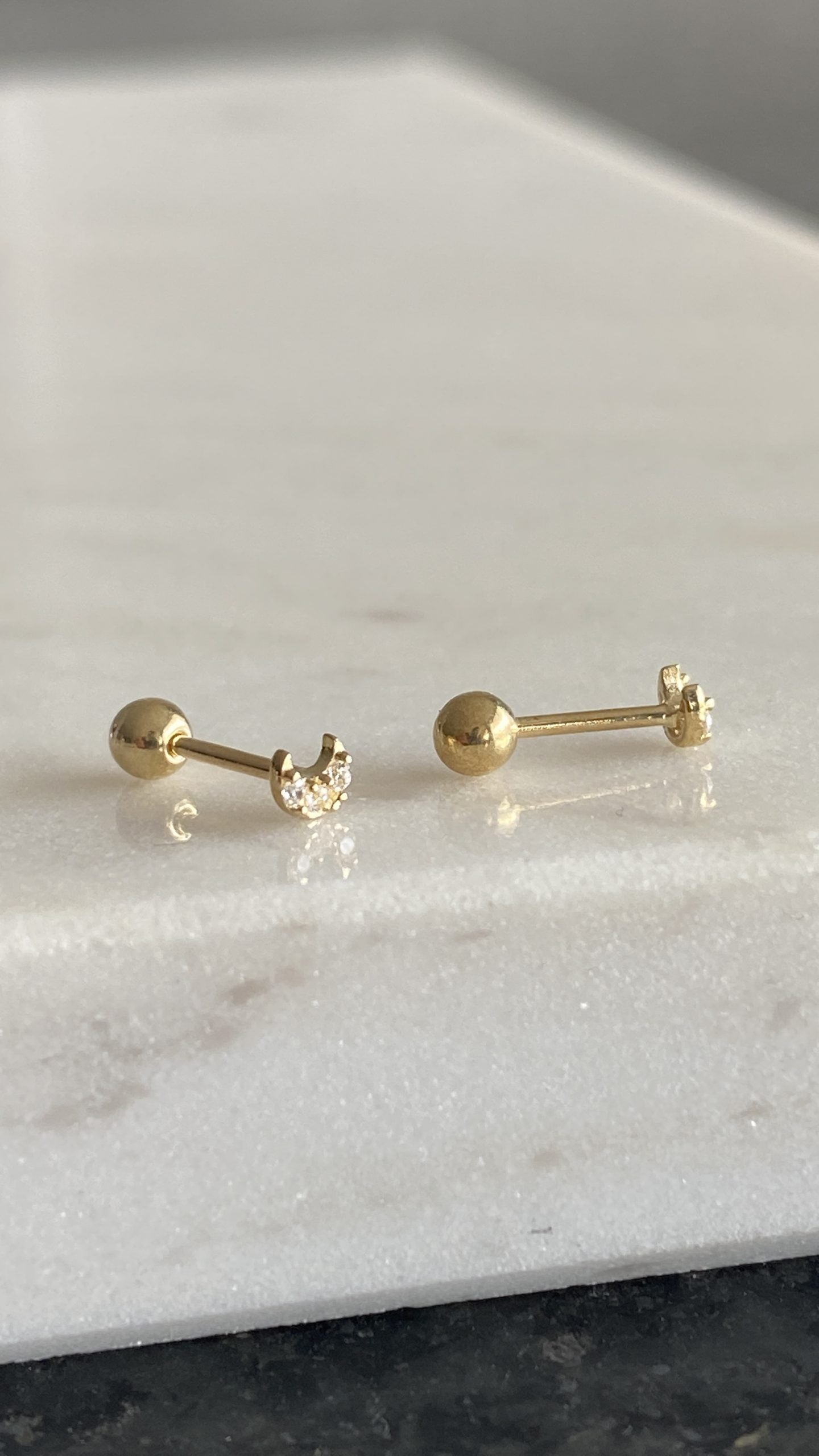 Stud Mini Luna, Oro Solido.
